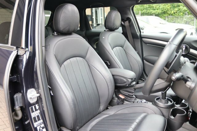 Mini Hatch 2.0 Cooper S Exclusive HK72ZPC Black #4