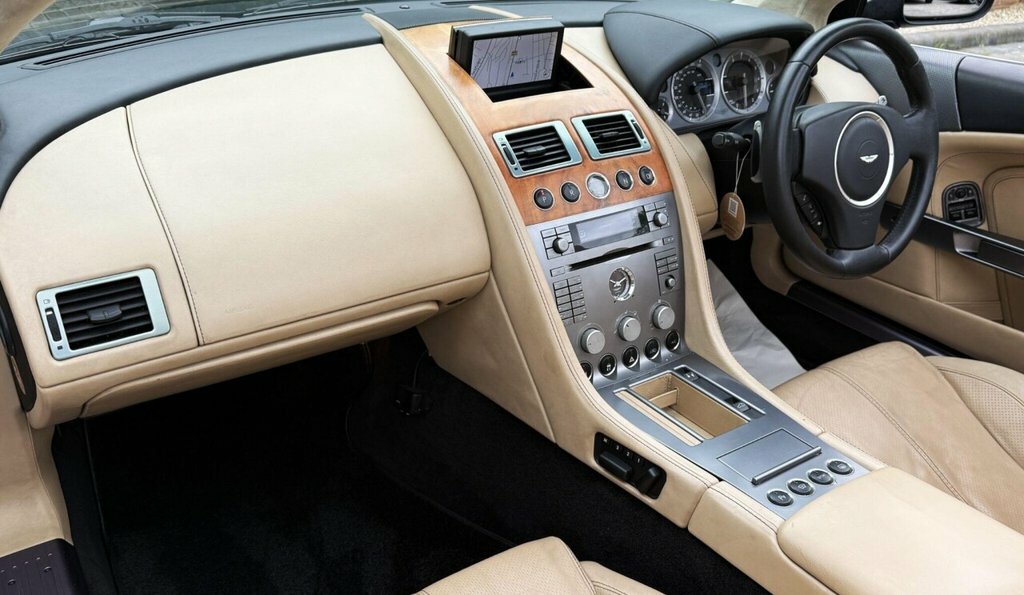 Aston Martin DB9 5.9 Seq Silver #13