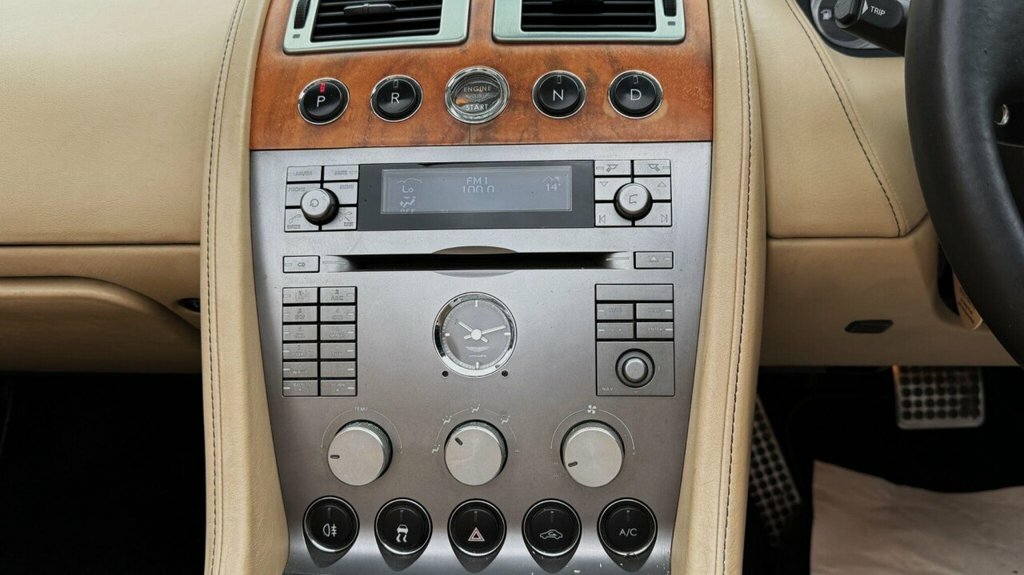 Aston Martin DB9 5.9 Seq Silver #15