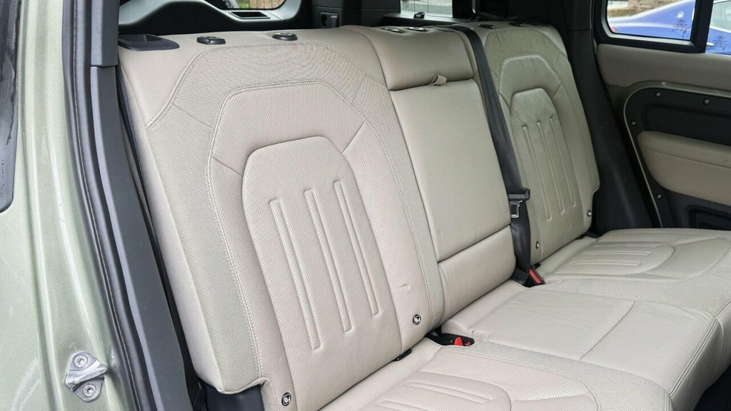 Land Rover Defender 110 Se Grey #13