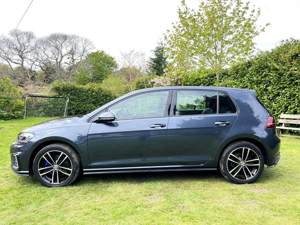 Volkswagen Golf Hatchback Gte Dsg 2017 Blue #4