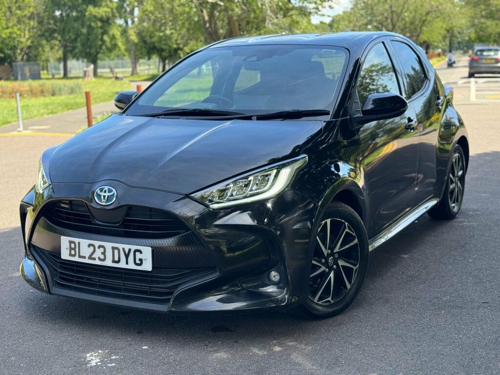 Toyota Yaris 1.5 Vvt-h Design E-cvt Euro 6 Ss BL23DYG Black #3