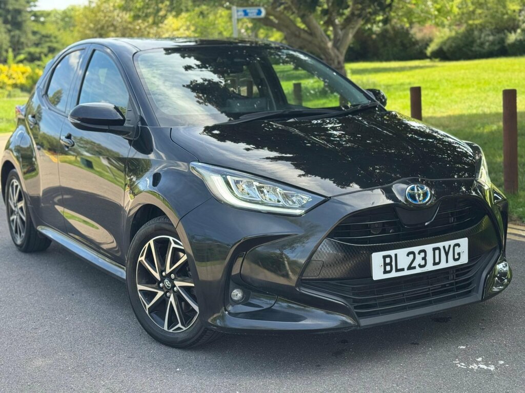 Toyota Yaris 1.5 Vvt-h Design E-cvt Euro 6 Ss BL23DYG Black