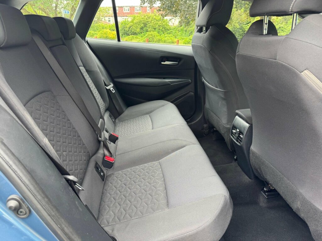 Toyota Corolla 1.8 Icon Tech 121 Bhp Red #18