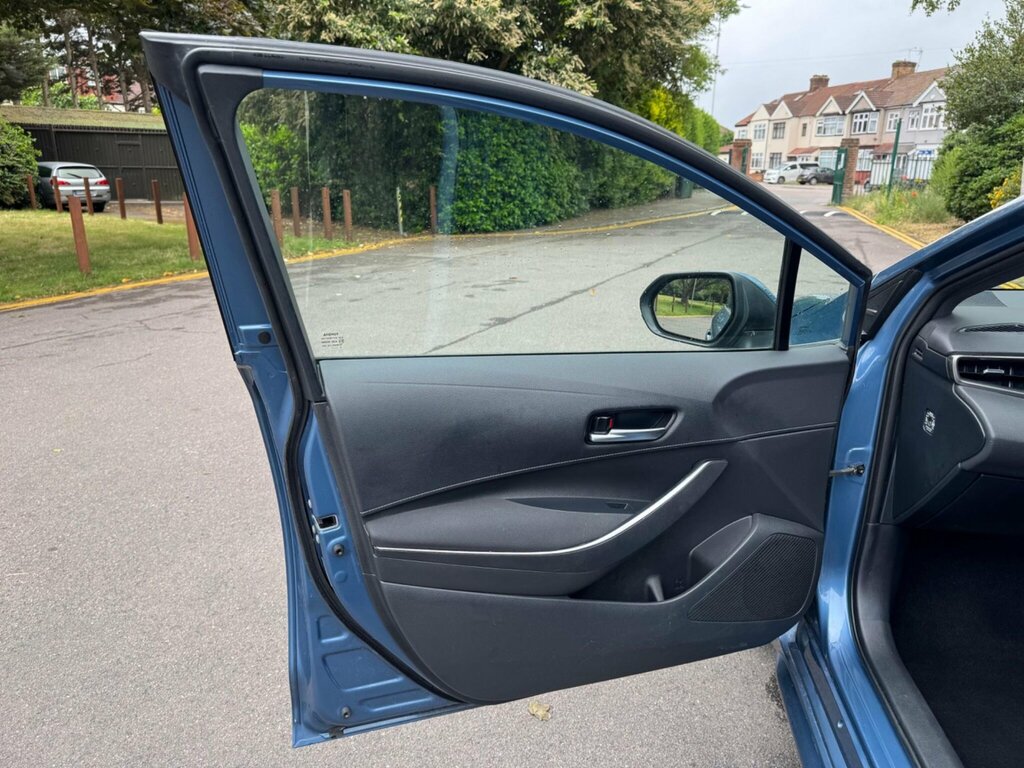 Toyota Corolla 1.8 Icon Tech 121 Bhp Red #29