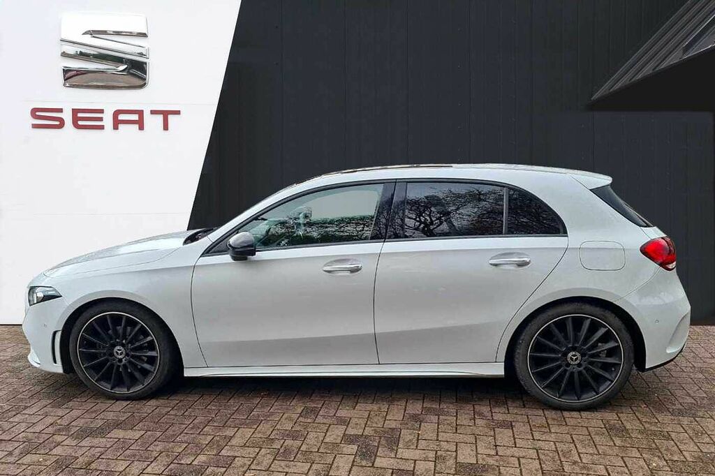 Mercedes-Benz A Class A180 Amg Line Premium Plus Night Edition DX72NCC White #4