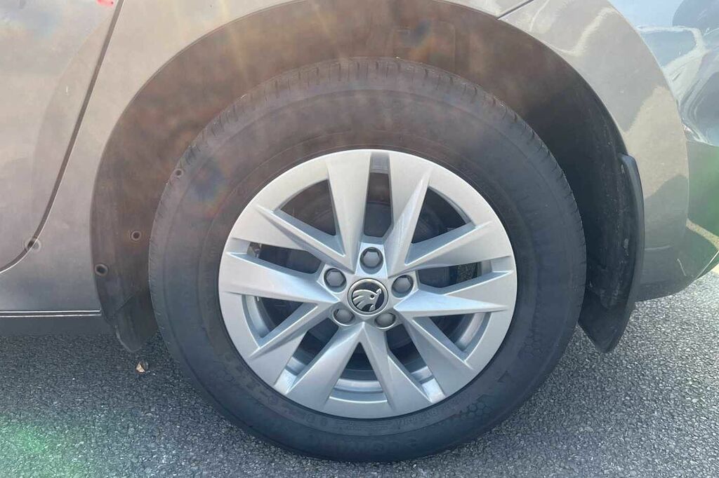 Skoda Fabia 1.0 Tsi Se Comfort DA73EWU Grey #5