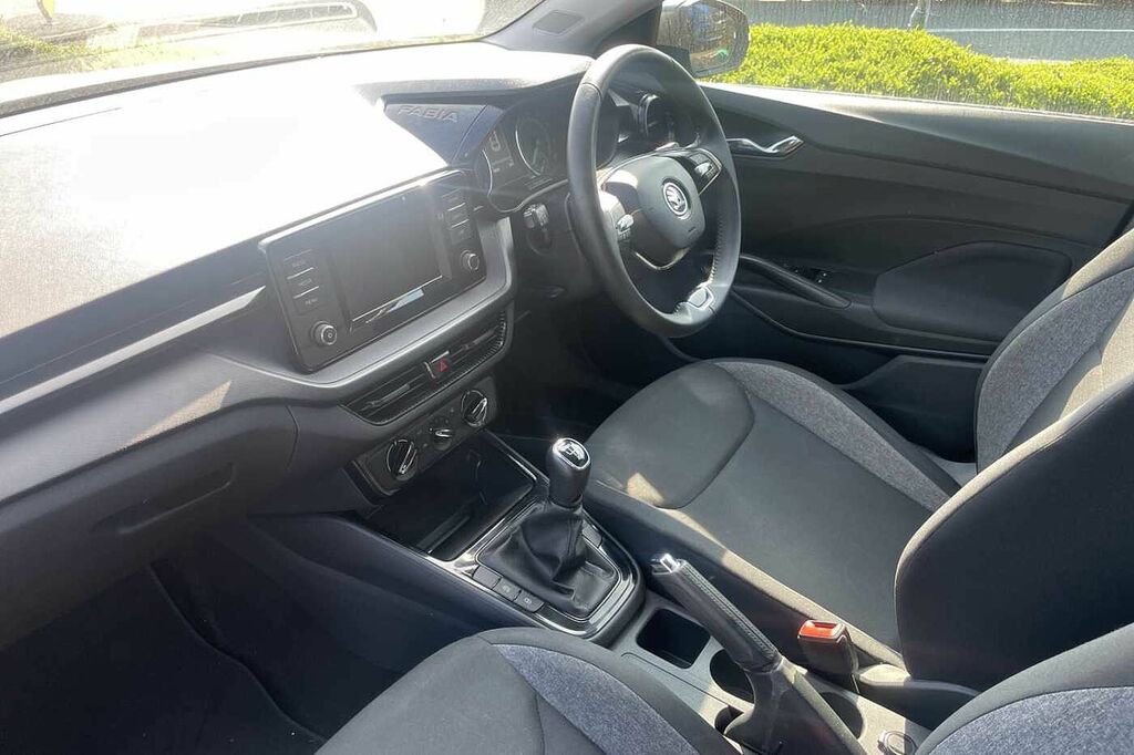 Skoda Fabia 1.0 Tsi Se Comfort DA73EWU Grey #2