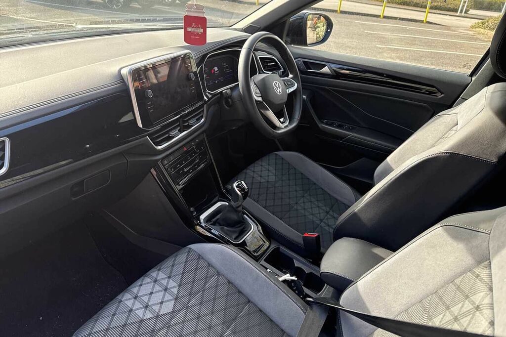 Volkswagen T-Roc 1.5 Tsi R-line ME24NZJ Black #2