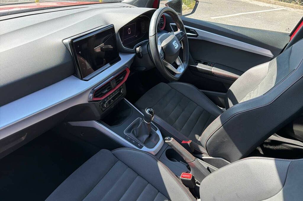 Seat Arona 1.0 Tsi 110 Fr Sport DY22AVF Red #2
