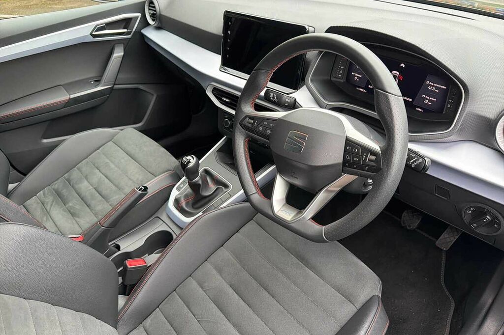 Seat Arona 1.0 Tsi 115 Fr Sport DN26CAV Black #6