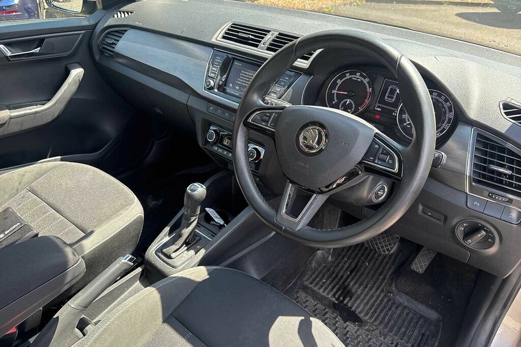 Skoda Fabia 1.0 Tsi 110 Se L Dsg DG19ZWR Beige #6
