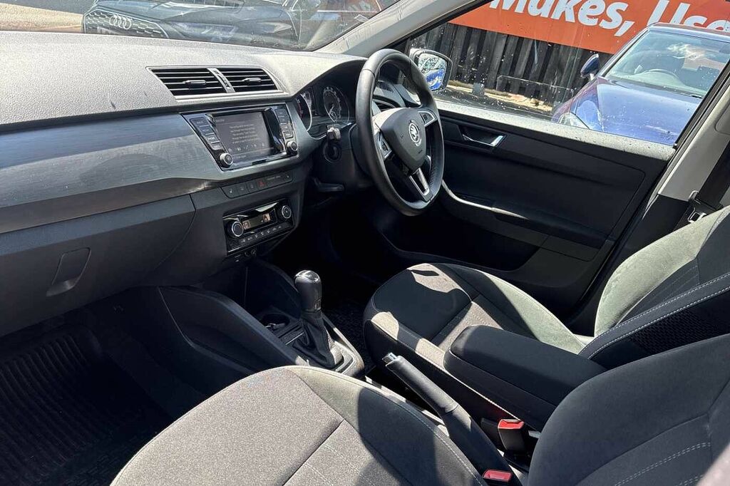 Skoda Fabia 1.0 Tsi 110 Se L Dsg DG19ZWR Beige #2