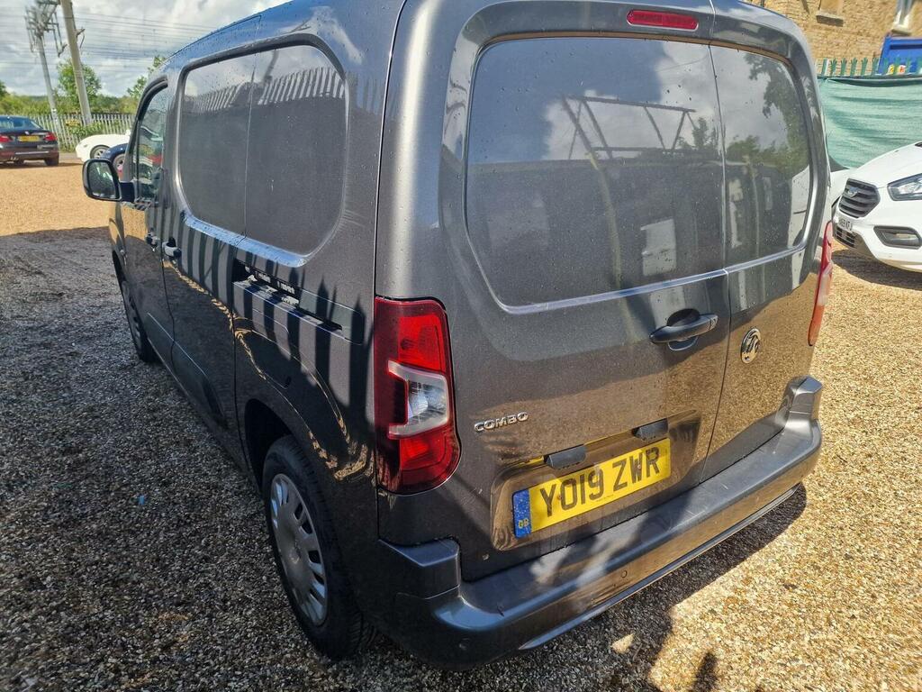 Vauxhall Combo 1.5 Turbo D Energy 7 Seat Blue #8