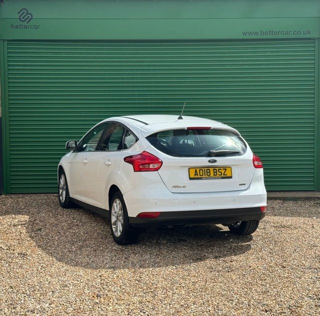 Ford Focus Ecoboost Titanium Hatchback AO18BSZ White #4