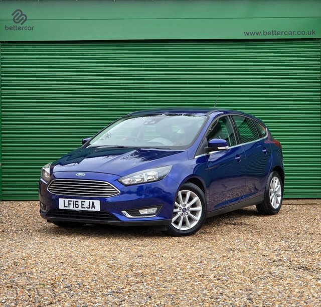Ford Focus Ecoboost Titanium Hatchback Blue
