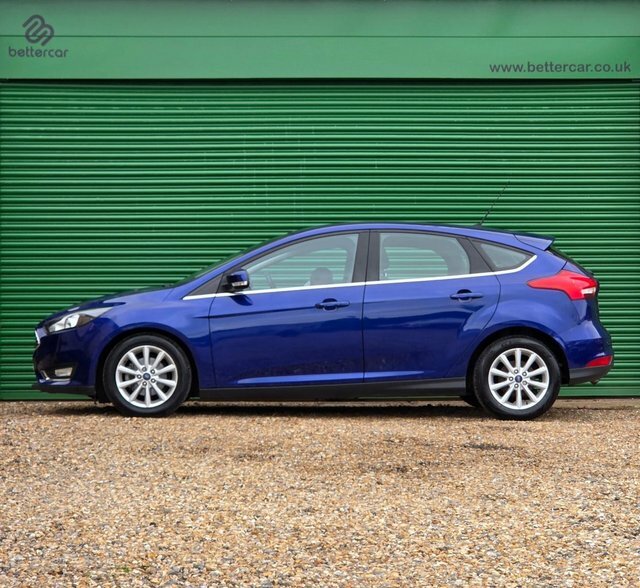 Ford Focus Ecoboost Titanium Hatchback Blue #3