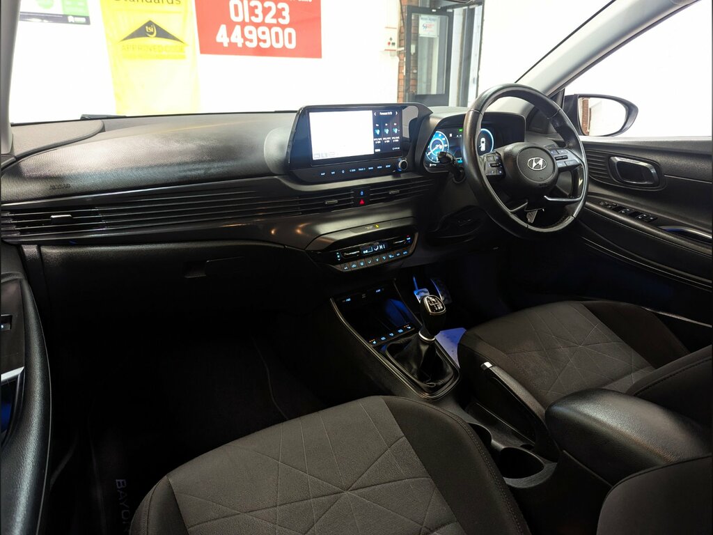 Hyundai Bayon 1.0 T-gdi Mhev Premium Suv Hybrid Manua FV23GDK White #6