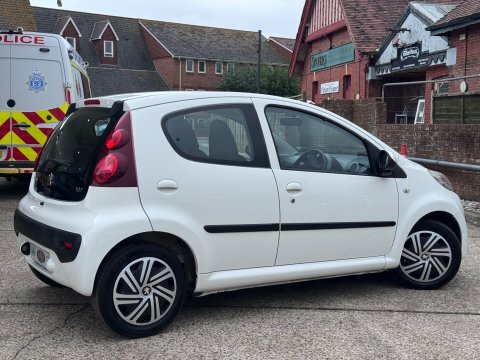 Peugeot 107 Active White #2