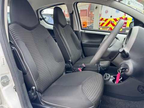 Peugeot 107 Active White #3