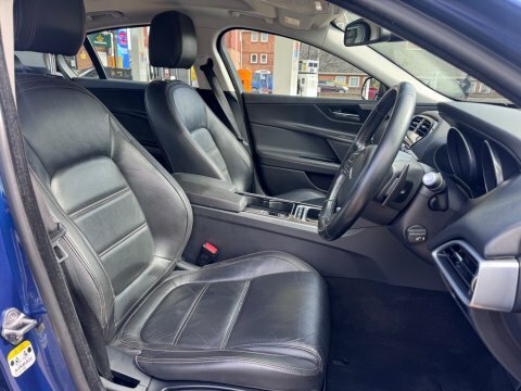 Jaguar XE Gtdi Prestige  Blue #3