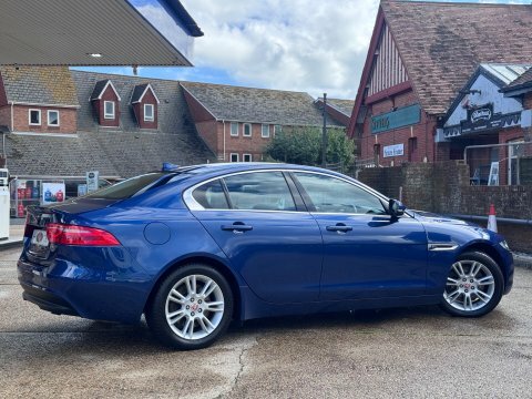 Jaguar XE Gtdi Prestige  Blue #2