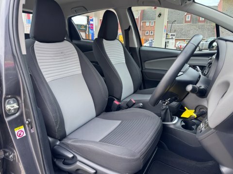 Toyota Yaris Vvt-i Icon Grey #3