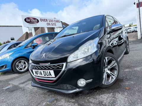 Peugeot 208 1.6 Thp Gti Black #2