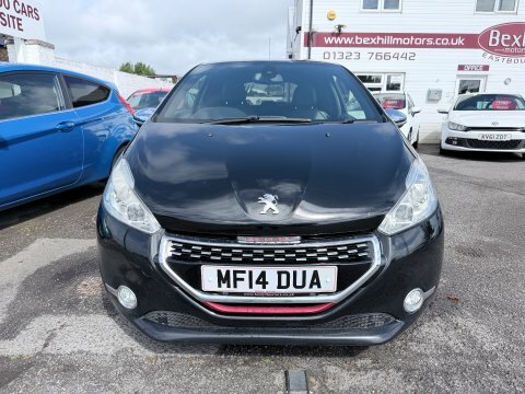 Peugeot 208 1.6 Thp Gti Black #3