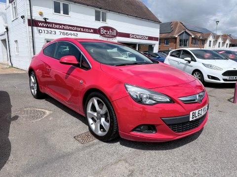 Vauxhall Astra GTC 2.0 Sri Cdti Red #4