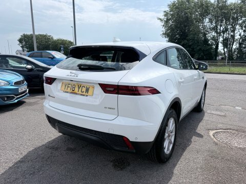 Jaguar E-Pace 2.0 Core White #4