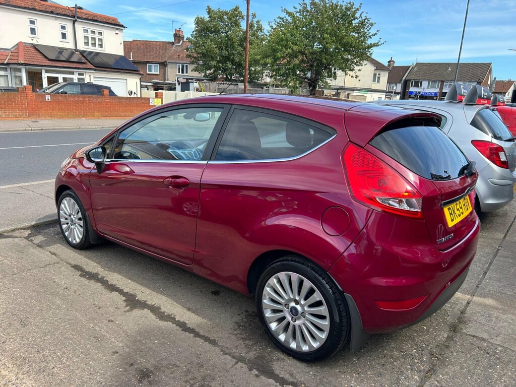 Ford Fiesta 1.4 Titanium Hatchback Black #4