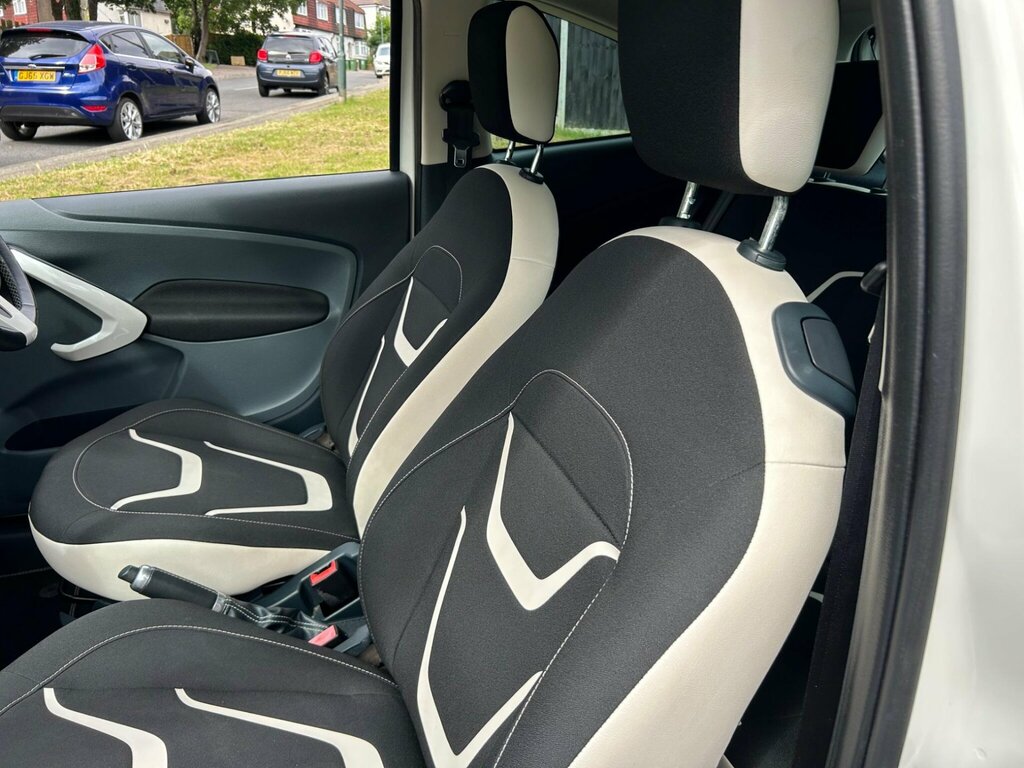 Ford KA Zetec Black #16