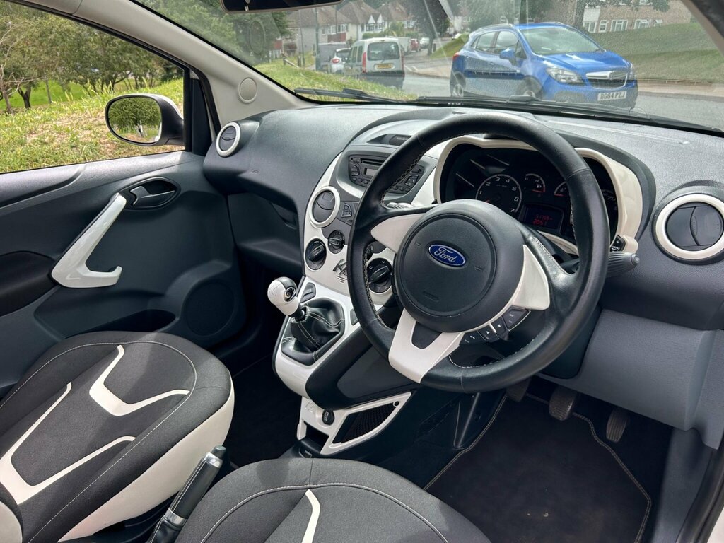 Ford KA Zetec Black #9