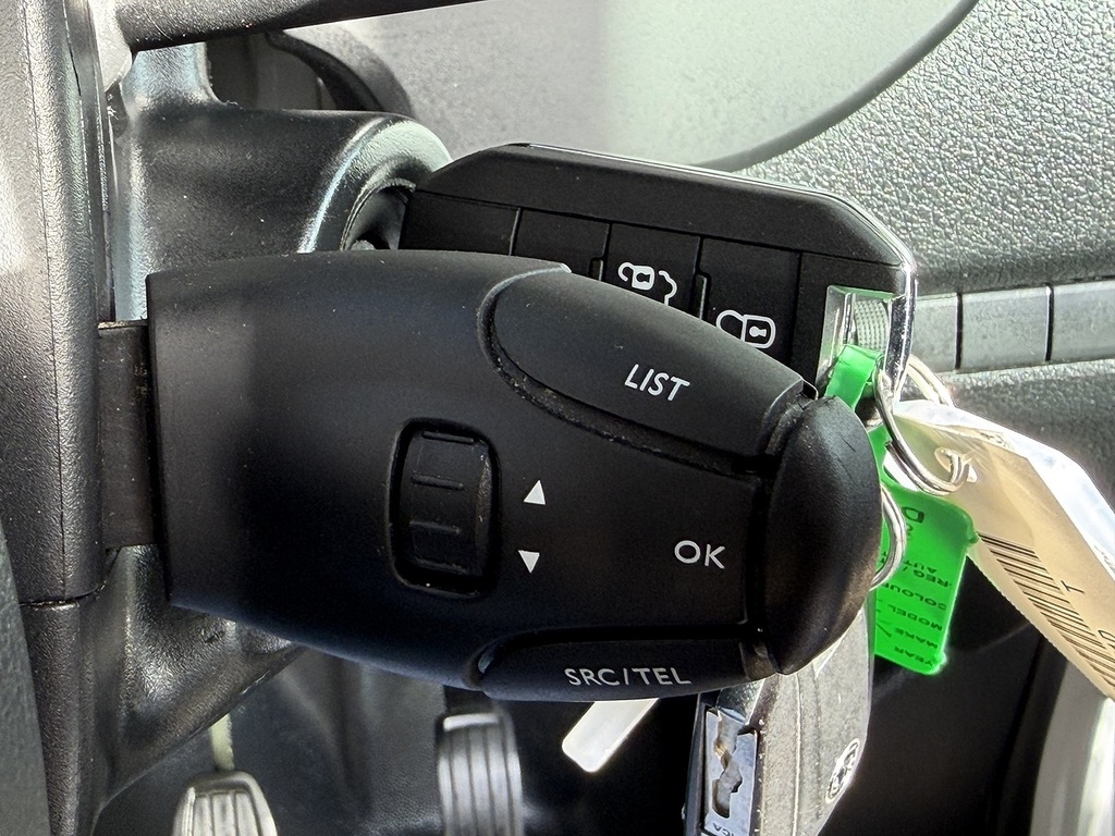 Vauxhall Vivaro F3100 Pro White #34