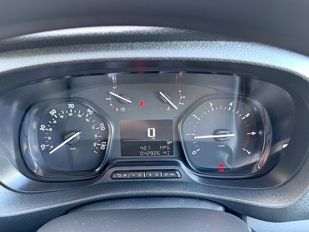 Vauxhall Vivaro F3100 Pro White #35