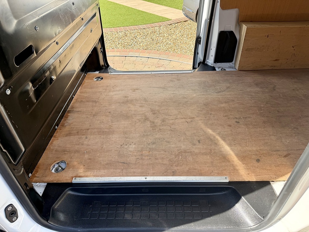 Vauxhall Vivaro F3100 Pro White #16