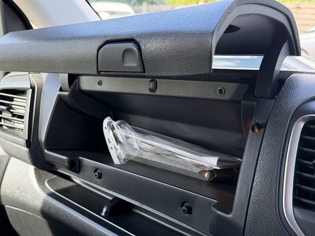 Vauxhall Vivaro F3100 Pro White #45
