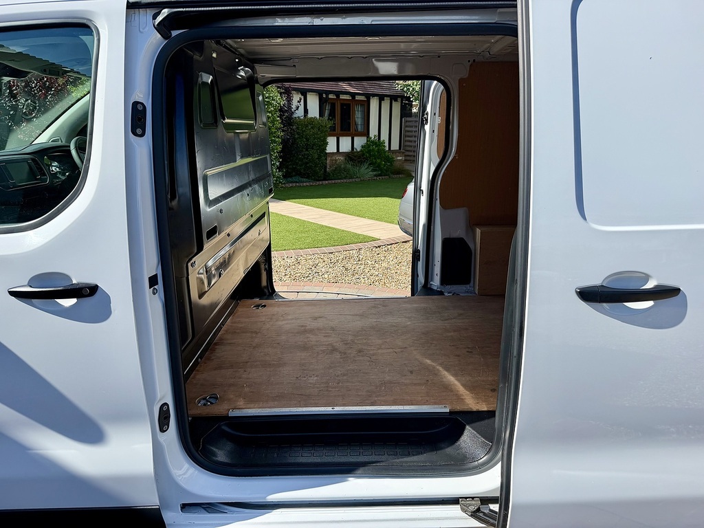 Vauxhall Vivaro F3100 Pro White #15
