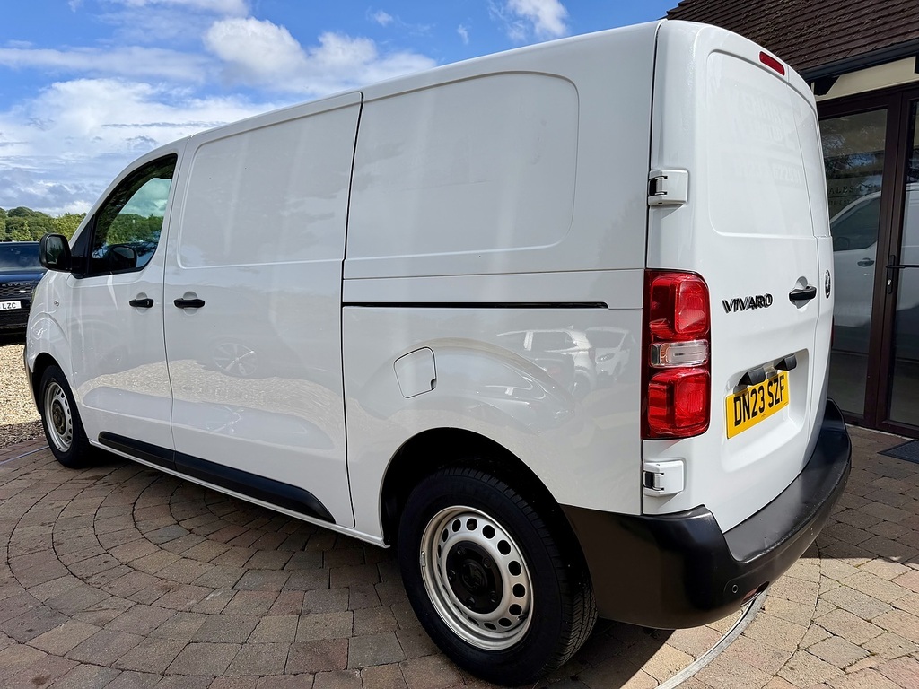 Vauxhall Vivaro F3100 Pro White #7