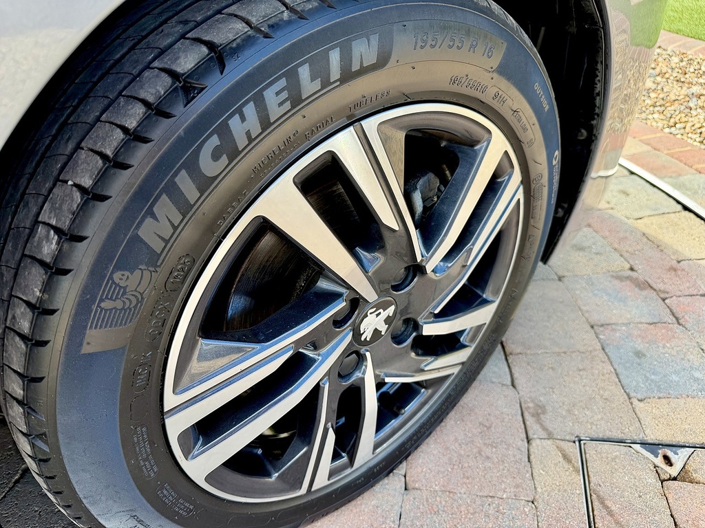 Peugeot 208 Puretech Allure Premium Ulez Grey #5