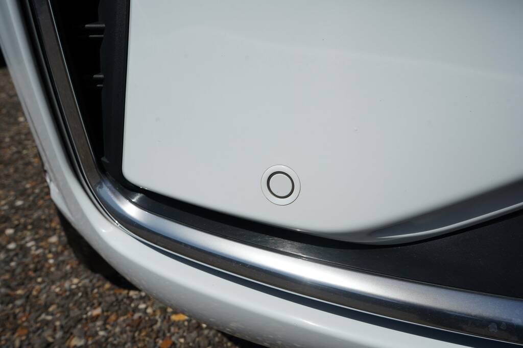 Ford Kuga St-line EF25DFE White #6