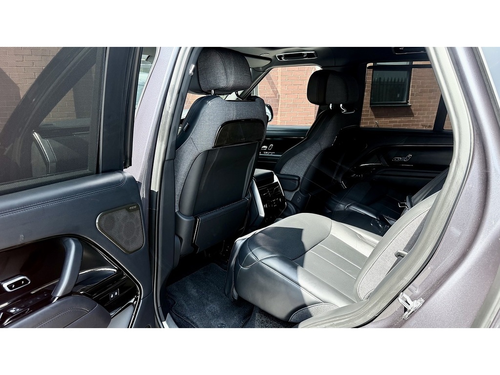 Land Rover Range Rover 3.0 P440e Black #10