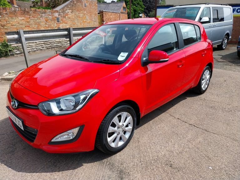Hyundai I20 Active Red #4