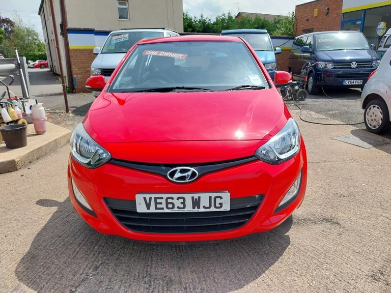 Hyundai I20 Active Red #3