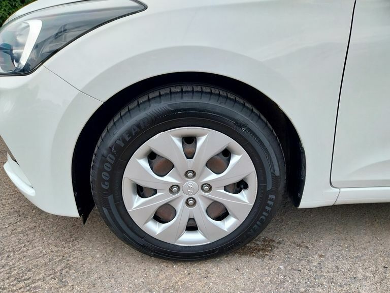 Hyundai I20 Mpi S-connect HF68BWZ White #5