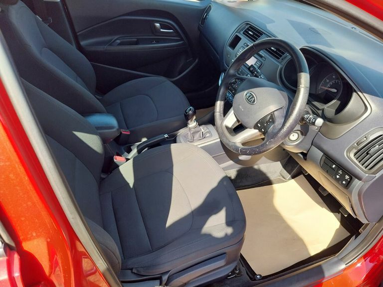 Kia RIO 1.25 2 Hatchback Euro 5 84 Bhp Red #11