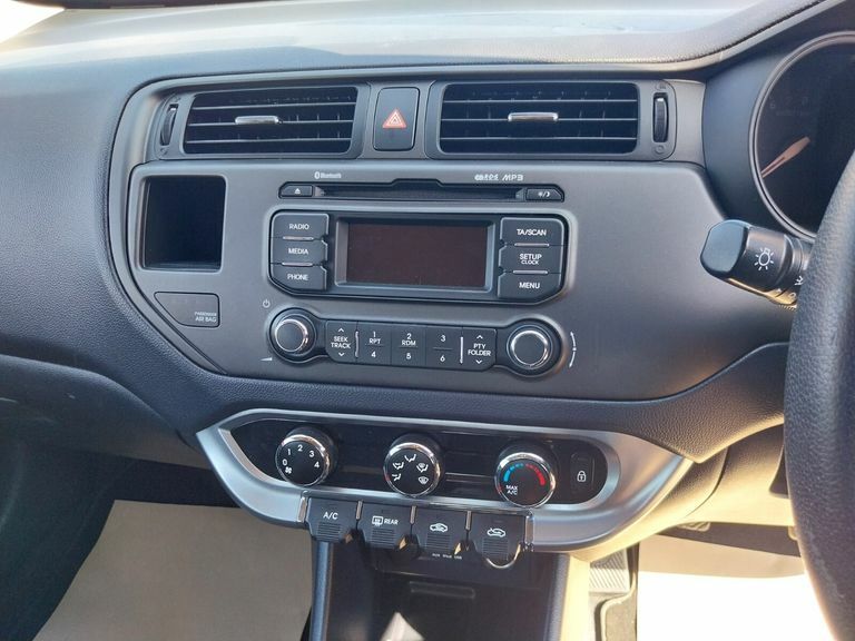 Kia RIO 1.25 2 Hatchback Euro 5 84 Bhp Red #14