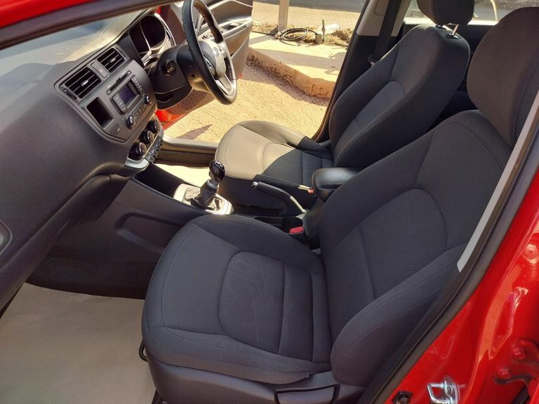 Kia RIO 1.25 2 Hatchback Euro 5 84 Bhp Red #19