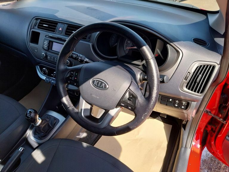 Kia RIO 1.25 2 Hatchback Euro 5 84 Bhp Red #12